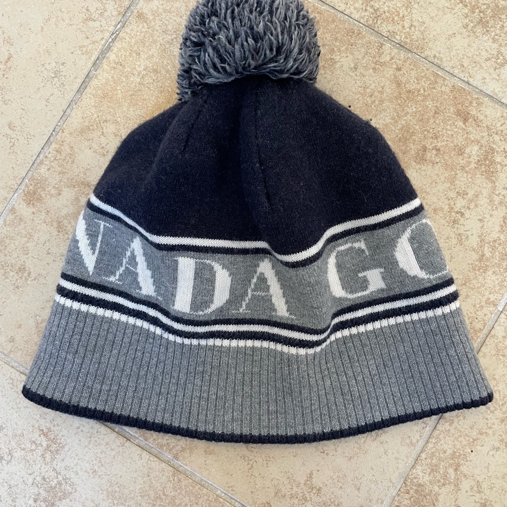 Canada Goose 2021 beanie hat. Rare like-new 💯 authentic